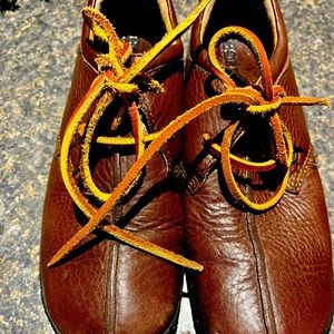 Born Leather shoes! Practically new! Size 6